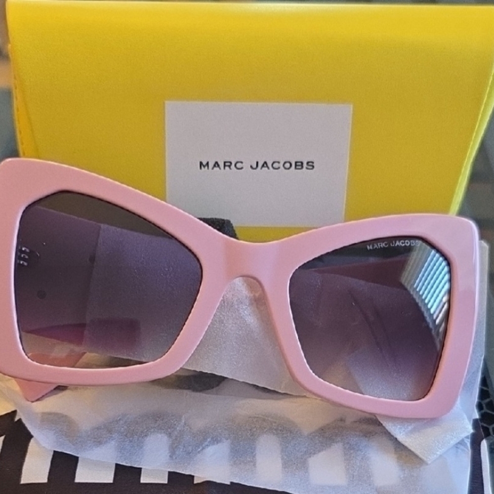 NIB Marc Jacobs Pink Sunglasses with Silver Accent Full Inclusion - Picture 12 of 12